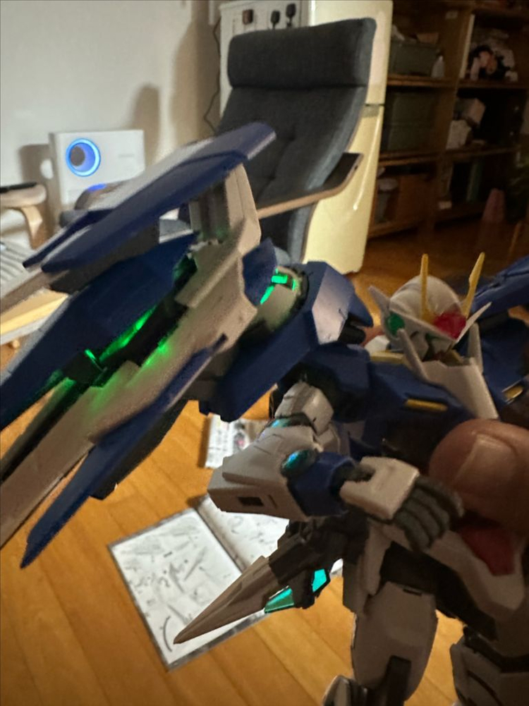 MG 더블오 잔라이저 가조립(데칼작업완료) 팝니다--8