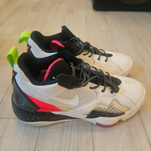농구화조던 점프맨 240사이즈