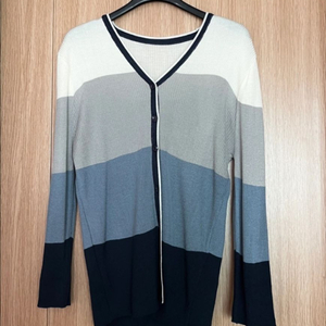 꼼빠니아 브이넥 니트 가디건 (새옷)