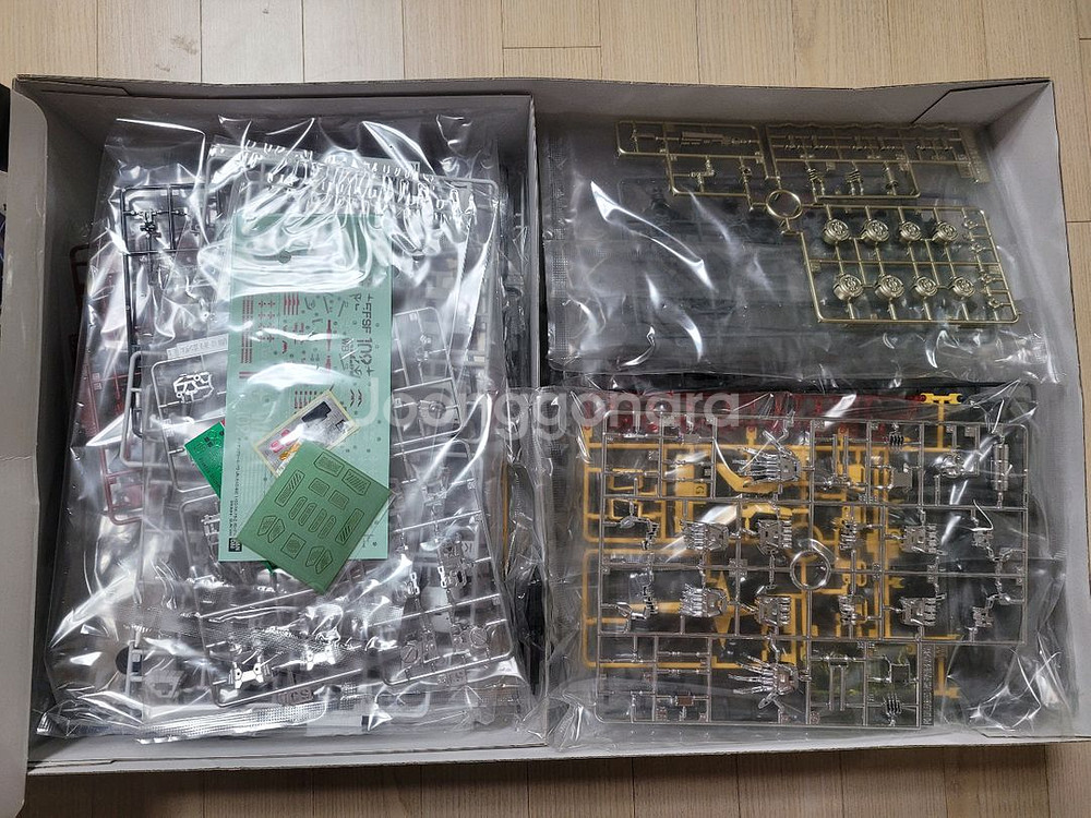 반다이 PG 언리쉬드 건담--1