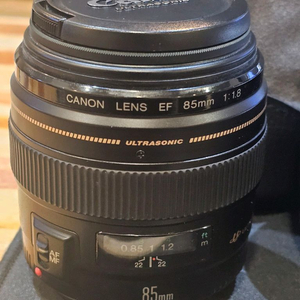 캐논 애기만두 EF 85mm f 1.8 팝니다.
