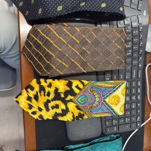 명품 넥타이 컬렉션