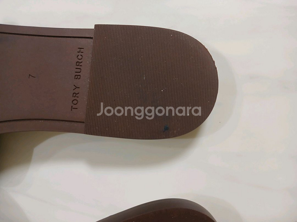 토리버치(Tory Burch) 화이트 슬라이드 샌들 거의새상품--5