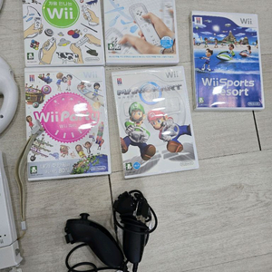 닌텐도 Wii 본체 + 게임 4종 세트