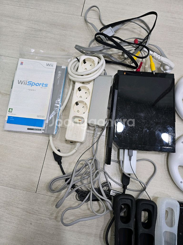 닌텐도 Wii 본체 + 게임 4종 세트--2