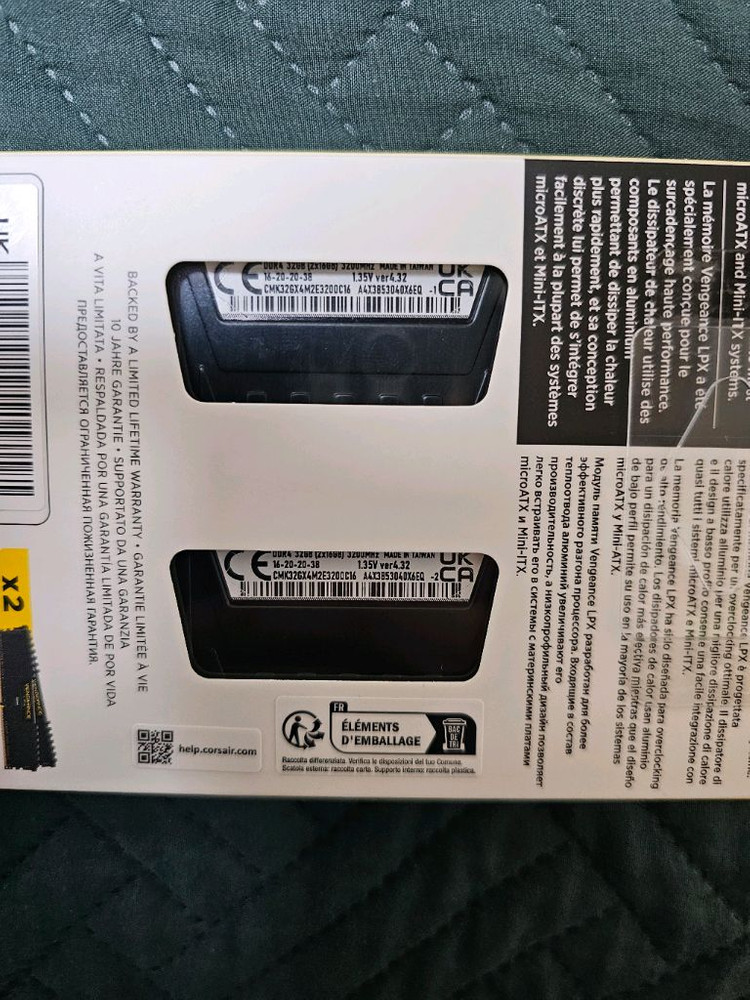 커세어 벤젠스lpx DDR4 3200 32GB(16 x 2) RAM 키트 판매합니다.--2