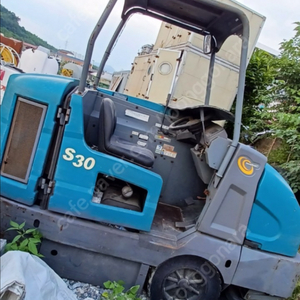 엔진청소차 디젤청소차 건식청소차 테난트 테난드 s30 중고 건식 청소차 탑승식 바닥청소기 산업자재