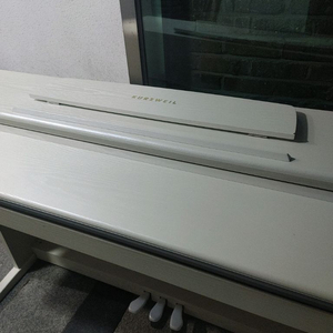 커즈와일 흰색 전자 피아노