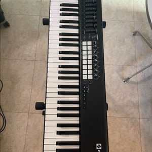 노베이션 런치키 61 마스터 키보드 건반