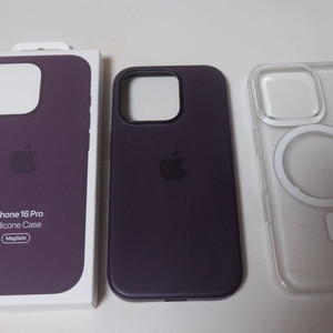 아이폰 16 프로 실리콘케이스 플럼 + 맥세이프 투명케이스 세트