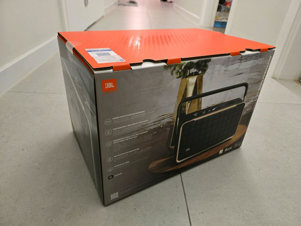 JBL 어센틱 300 포터블 스피커 새제품--1