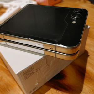 Z플립5 256GB 크림색상 A급 급처