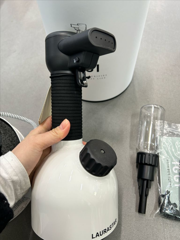 로라스타 IGGI 핸디형 스팀 다리미판매 합니다--1