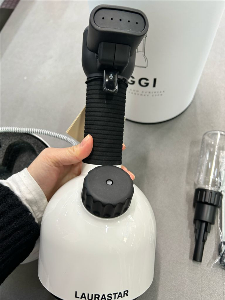 로라스타 IGGI 핸디형 스팀 다리미판매 합니다--4