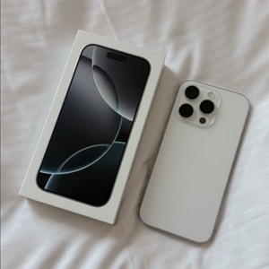 아이폰16Pro 256GB 화이트티타늄 배터리100