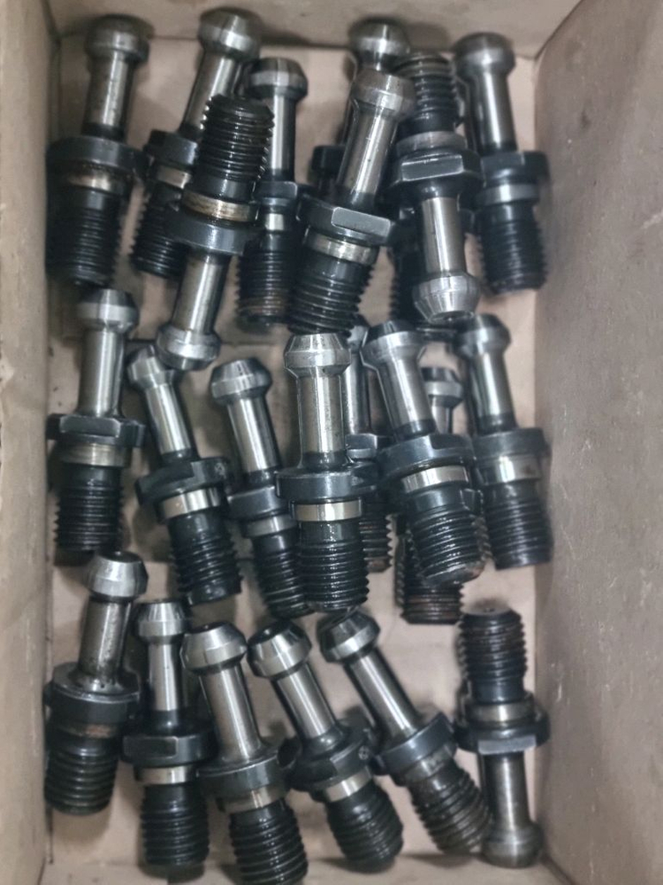 P4T-45 산업용 부품 풀스터드 볼트 24개 이미지