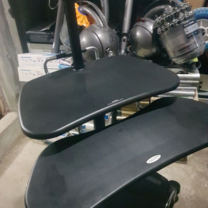 이동식 스탠딩 데스크 책상 이미지