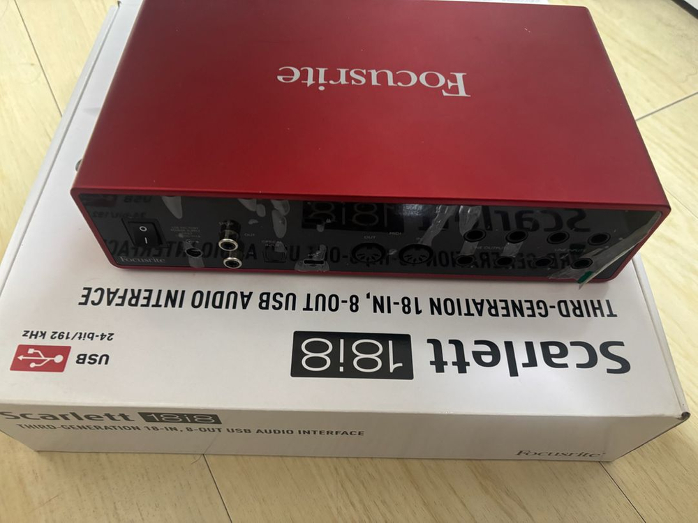 포커스라이트 스칼렛 18i8 3세대 오디오 인터페이스 이미지
