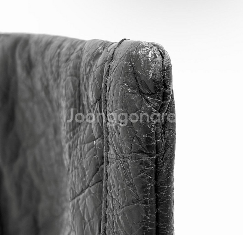 [S] 발렌시아가 모터 시티 클래식 클립 레더 클러치 파우치 스몰 블랙--8