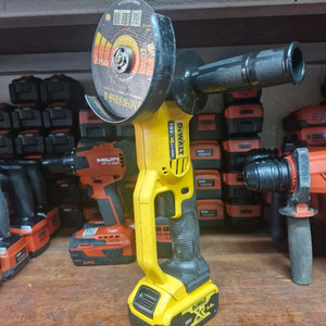 디월트충전그라인더 DCG412 패들스위치 5인치그라인더