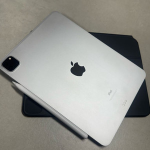 아이패드 프로 11인치 3세대 128GB wifi+정품 매직키보드, 애플펜슬2세대 외 구성품