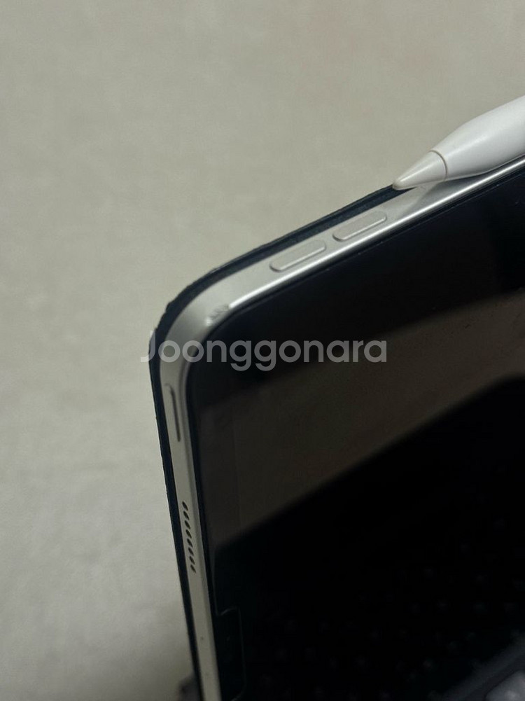 아이패드 프로 11인치 3세대 128GB wifi+정품 매직키보드, 애플펜슬2세대 외 구성품--3