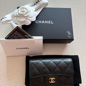 샤넬 클래식 똑딱이 카드지갑