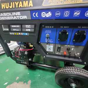후지야마 가솔린 11kw 발전기 절반가격에 내놓습니다.