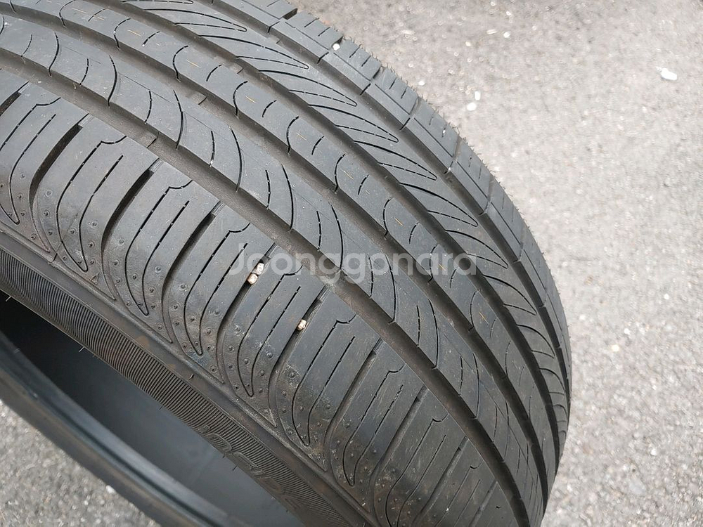 넥센 오페라 235 55 17 중고타이어 1짝 판매..--1