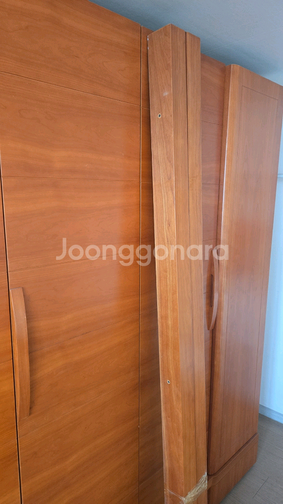 대형 원목 옷장--1