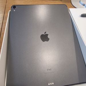 아이패드 프로 3세대 12.9셀룰러 + 애플펜슬 등 구성품 다수