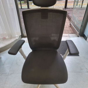 시디즈 T50 HLDA 의자입니다