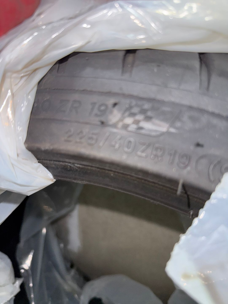 미쉐린 파일럿 스포츠4 썸머 225/40ZR19. (2ea /1조/프론트타이어) 이미지