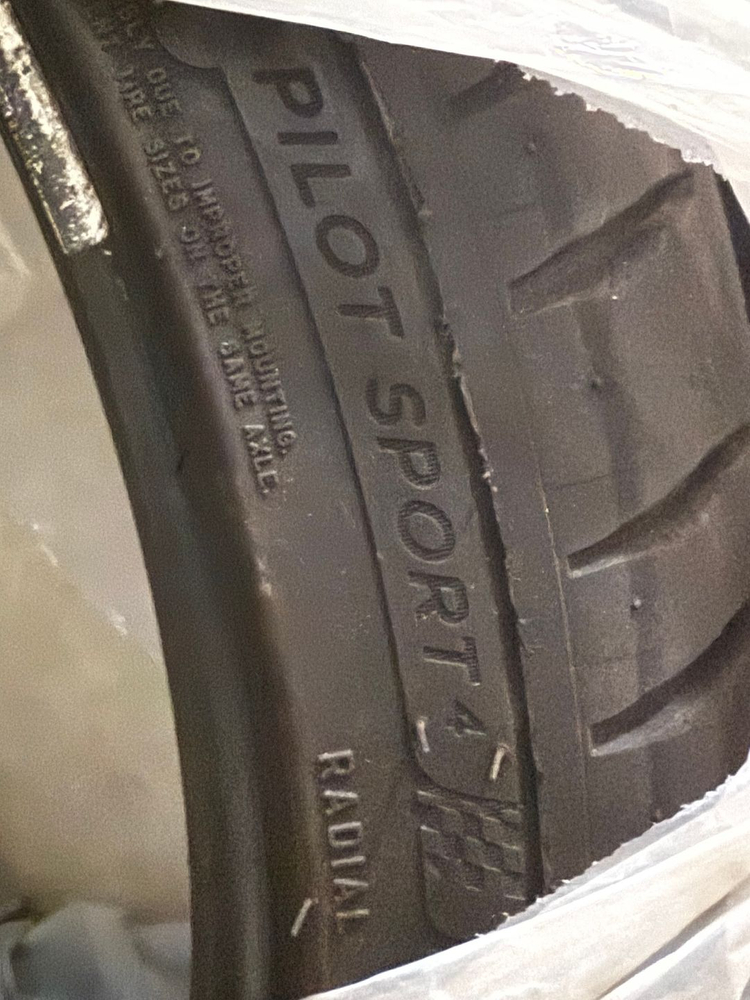 미쉐린 파일럿 스포츠4 썸머 225/40ZR19. (2ea /1조/프론트타이어) 이미지