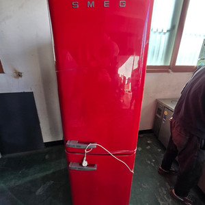 빈티지 레드 냉장고