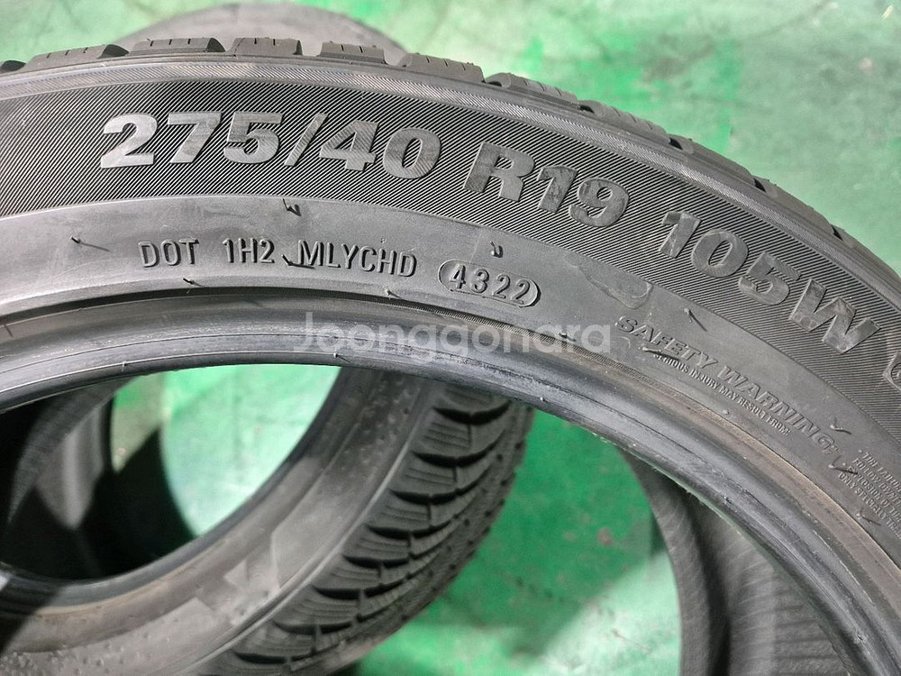 특A급 스노우타이어 금호 245/45R19 275/40R19 한대분 판매합니다--1