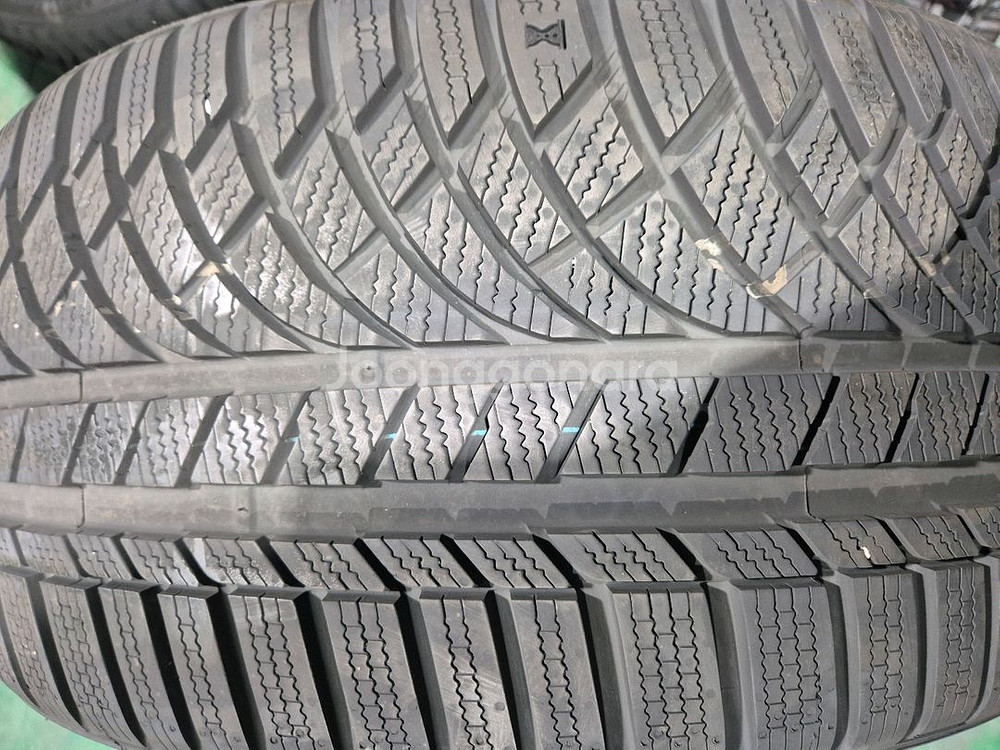 특A급 스노우타이어 금호 245/45R19 275/40R19 한대분 판매합니다--4