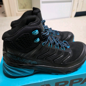 스카르파 고어텍스 등산화 (260)