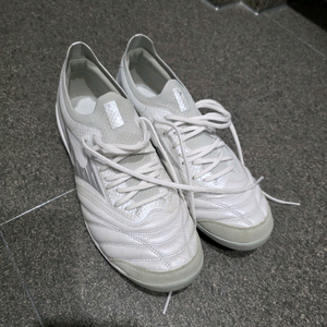 (265mm) 미즈노 모렐리아 살라 베타 재팬 TF 풋살화 팝니다