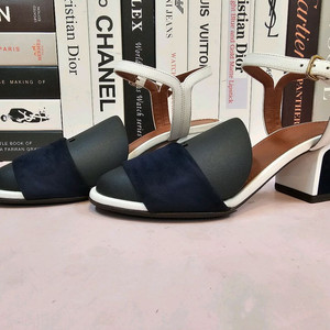 로로피아나 여성 스트랩 샌들 230