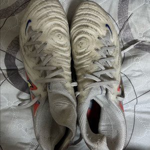 나이키 팬텀 루나2 축구화