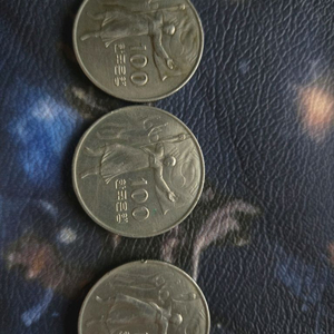 100원 동전 4개 세트 이미지