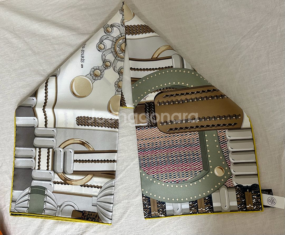 에르메스 25fw까레 새상품--3