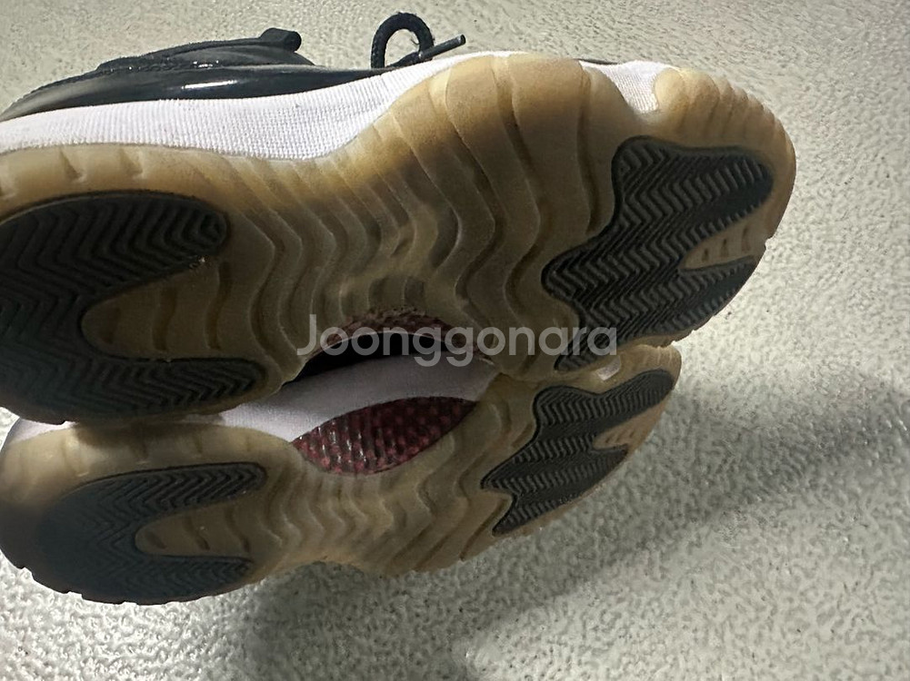 조던 11 레트로 로우 72-10 285--3