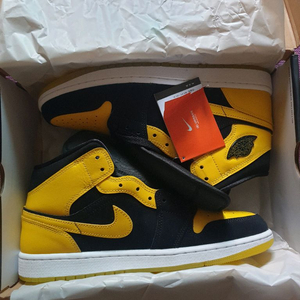 나이키 조던 1 미드 SE 뉴러브 285mm 새상품