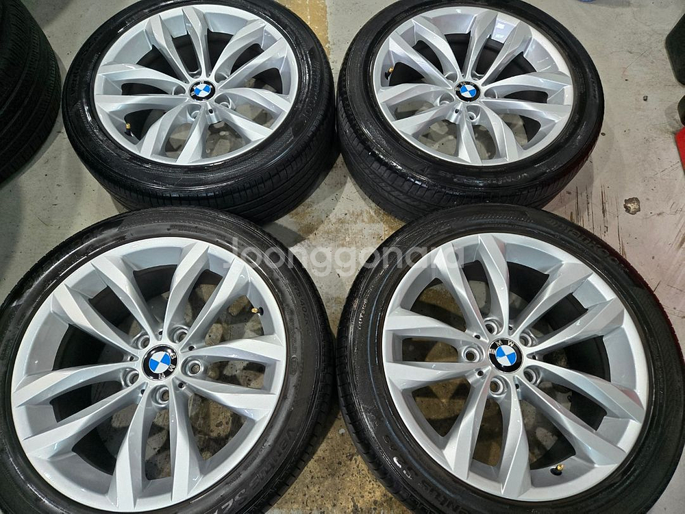 bmw f10 5시리즈 에어로다이나믹 18인치 순정 휠타이어 판매합니다--0