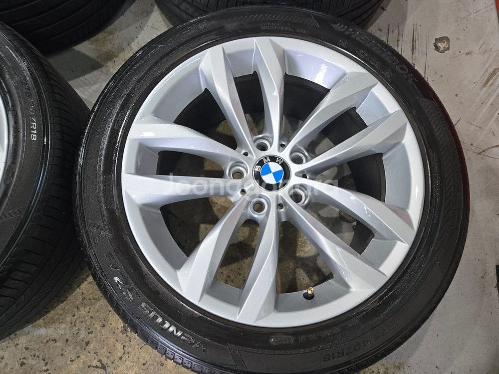 bmw f10 5시리즈 에어로다이나믹 18인치 순정 휠타이어 판매합니다--1