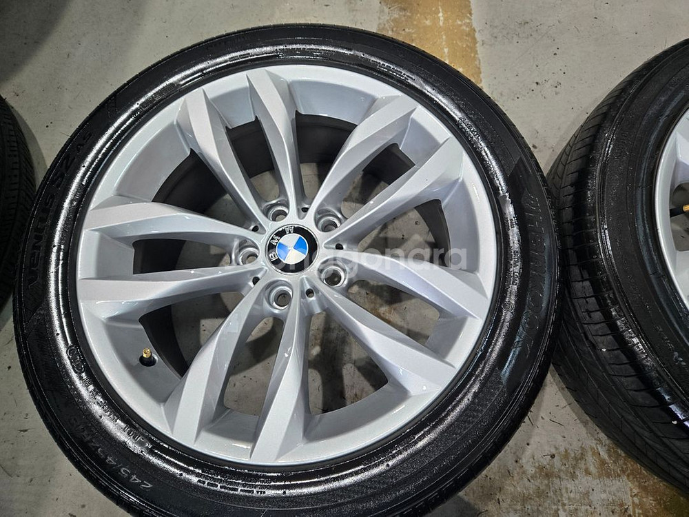 bmw f10 5시리즈 에어로다이나믹 18인치 순정 휠타이어 판매합니다--3