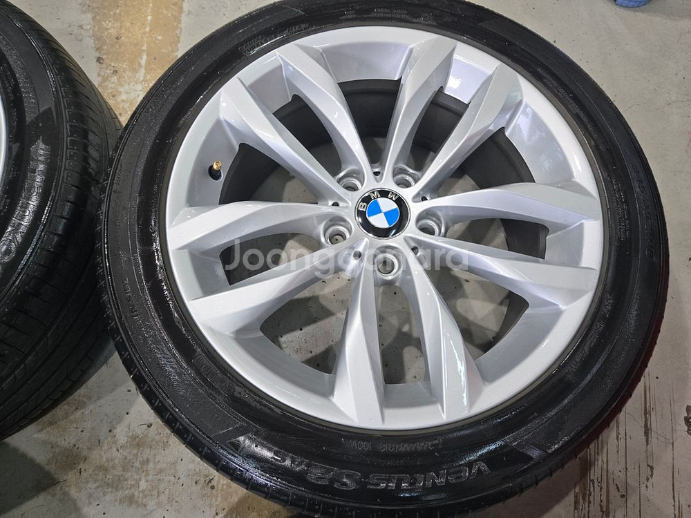 bmw f10 5시리즈 에어로다이나믹 18인치 순정 휠타이어 판매합니다--2