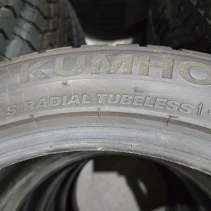 225 45 17 금호 윈터타이어 한대분 판매합니다